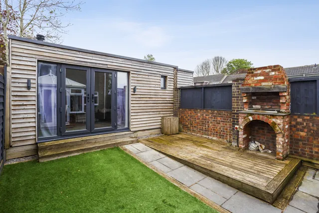 Sagecroft Road, Thatcham, RG18
