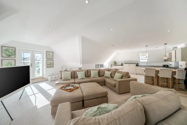 London Road, Sunningdale, SL5