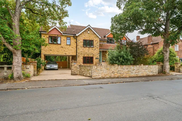 Ray Mill Road West, Maidenhead, SL6