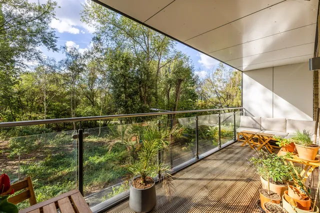 36 Knaresborough Drive, London, SW18