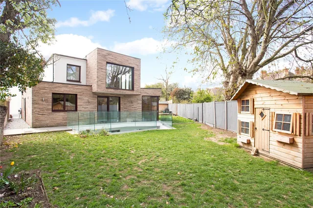 Bramcote Road, London, SW15