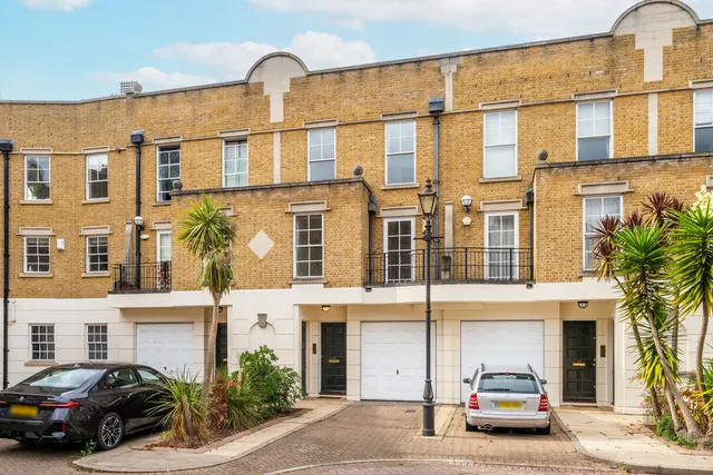 Lindsay Square, London, SW1V