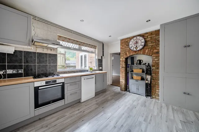 Springfield Avenue, London, N10