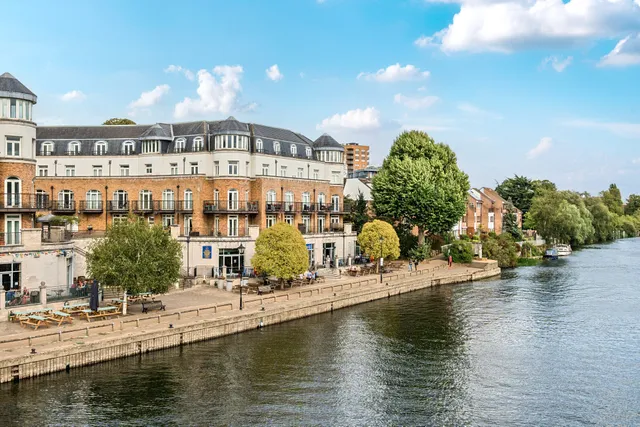 Clarence Street, Staines-Upon-Thames, TW18