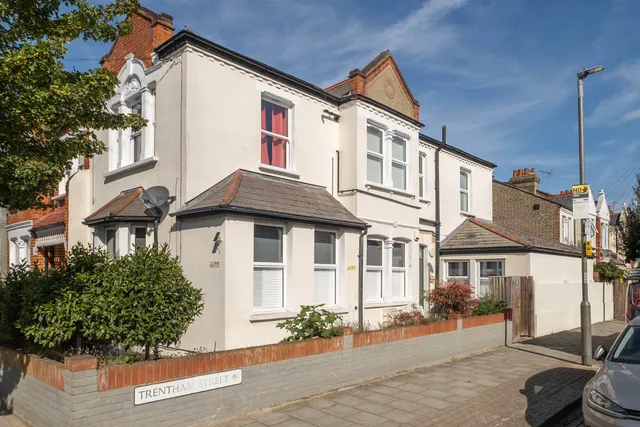 Brookwood Road, London, SW18