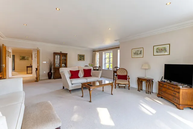 Cross Road, Sunningdale, SL5