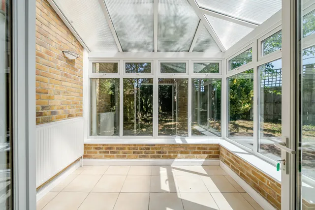 Alexander Crescent, Caterham, CR3