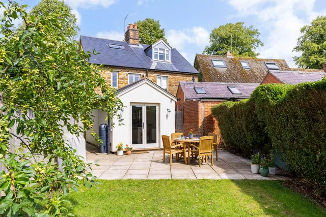 Astrop Road, Kings Sutton, OX17