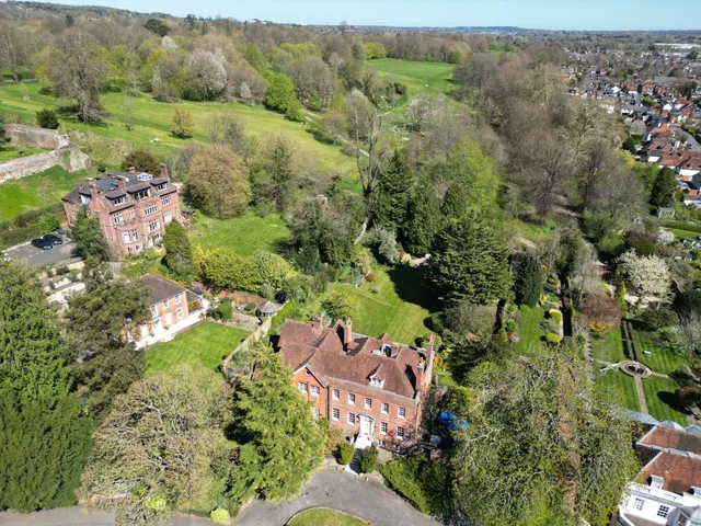 Castle Hill, Farnham, GU9