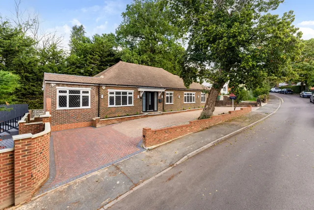 Fallowfield, Stanmore, HA7