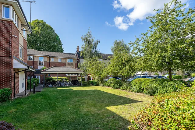 Grasgarth Close, Acton, W3
