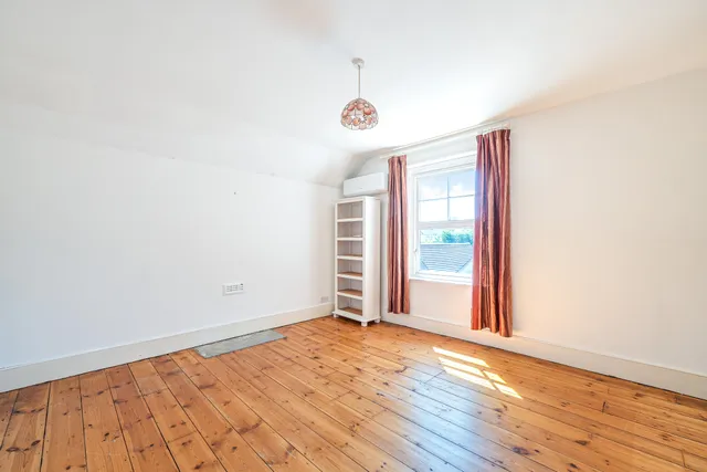 Coulsdon Road, Caterham, CR3