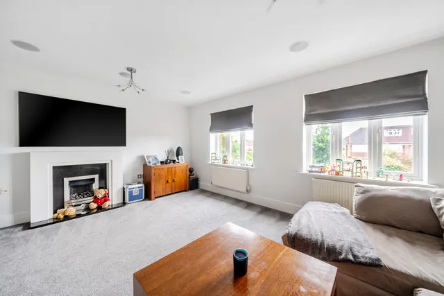 Poplar Close, Epsom, KT17