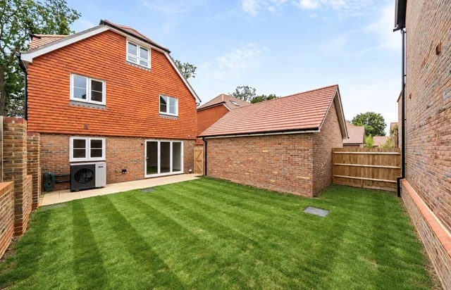 Folders Lane, Burgess Hill, RH15