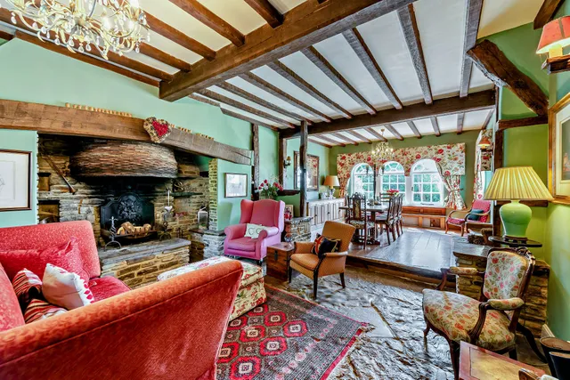 Strood Lane, Warnham, RH12