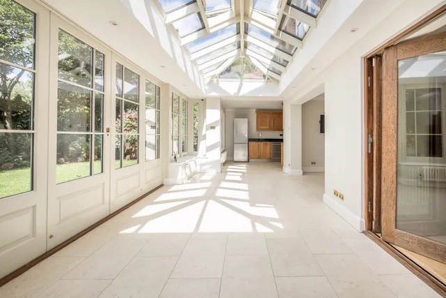 Bainbridge Close, Richmond, TW10