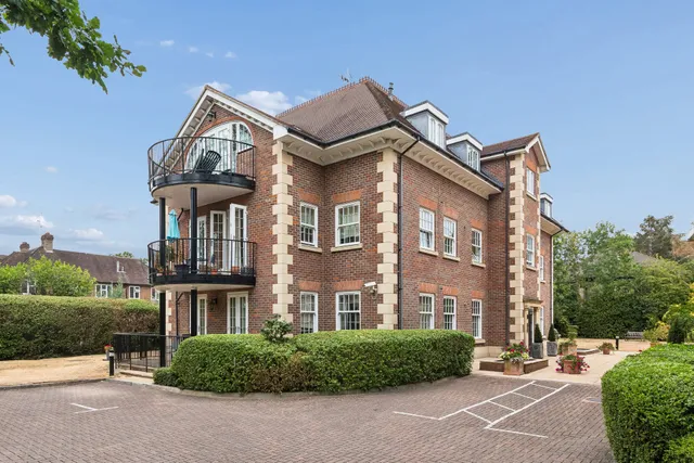 Uxbridge Road, Stanmore, HA7
