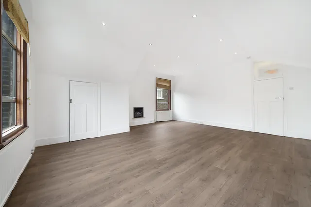 Blakesley Avenue, Ealing, W5