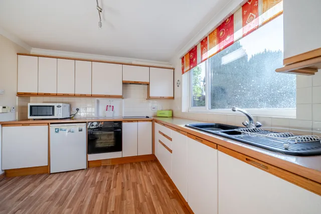 Stonebridge Close, Marlborough, SN8