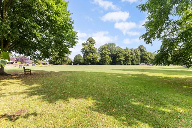 Astrop Road, Kings Sutton, OX17