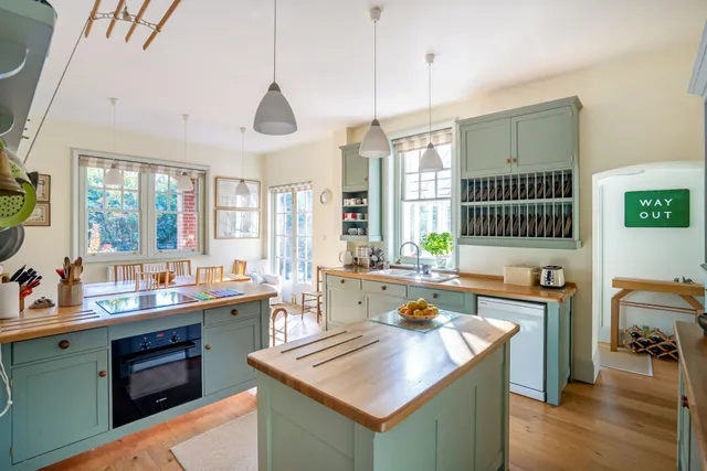 Station Road, Alton, GU34