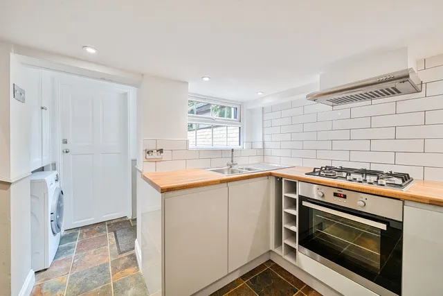 Red Lion Lane, Farnham, GU9