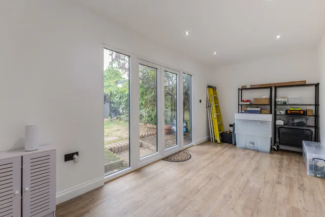South Vale, Harrow, HA1