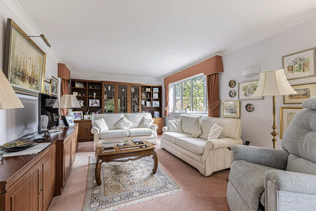 Carrington Square, Harrow, HA3
