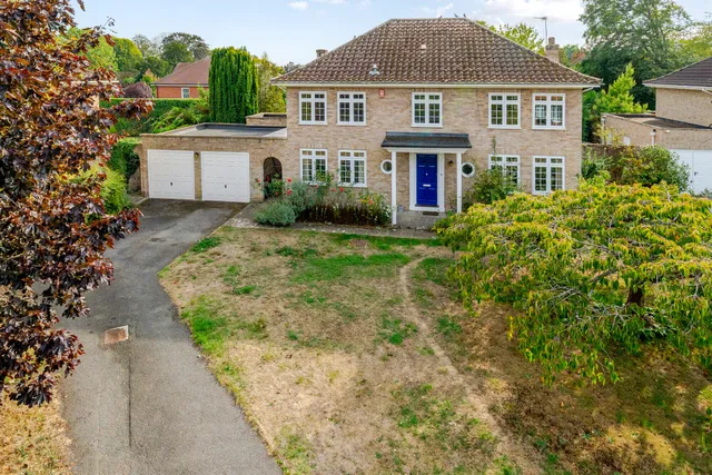 Hollycombe, Englefield Green, TW20