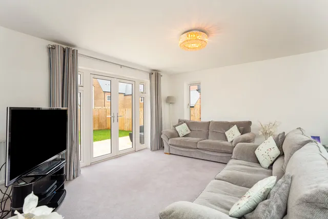 Tern Avenue, Horsham, RH12