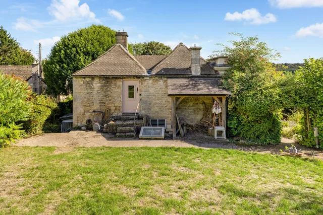 Commercial Road, Chalford Hill, GL6