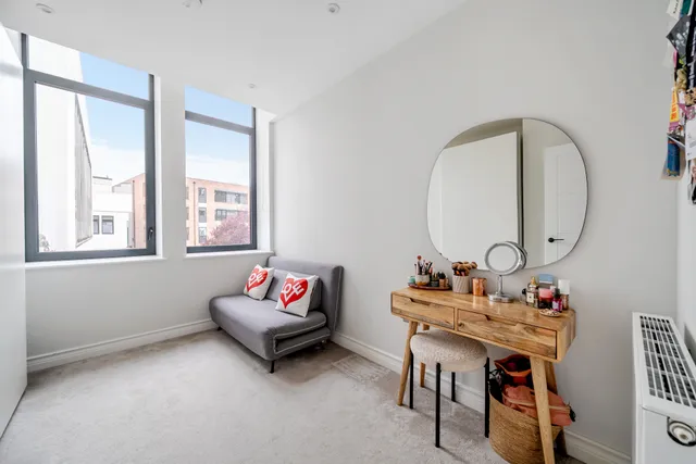 Littleworth Road, Esher, KT10