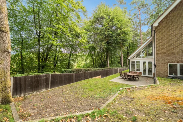 Whitmore Vale Road, HINDHEAD, GU26