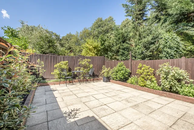 Strawberry Hill Close, Twickenham, TW1