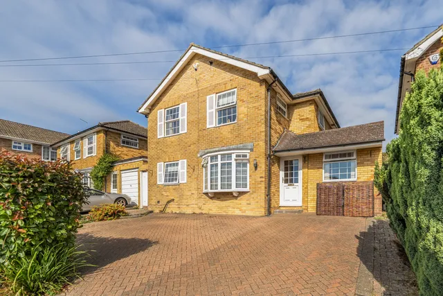 Stephenson Drive, East Grinstead, RH19