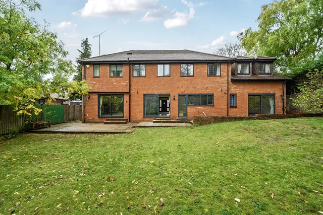 St. Huberts Close, GERRARDS CROSS, SL9