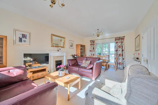 High Road, Whetstone, N20