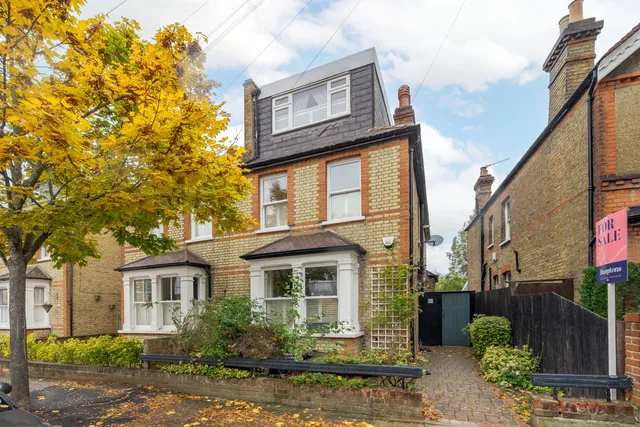 Atbara Road, Teddington, TW11