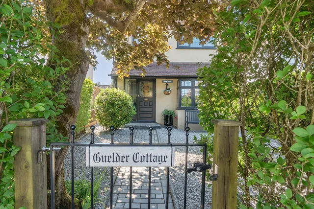 Grove Road, Hindhead, GU26