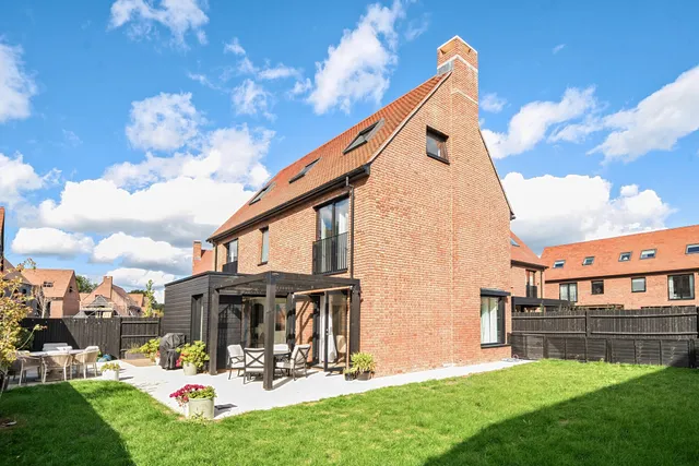 Barons Drive, Cranleigh, GU6