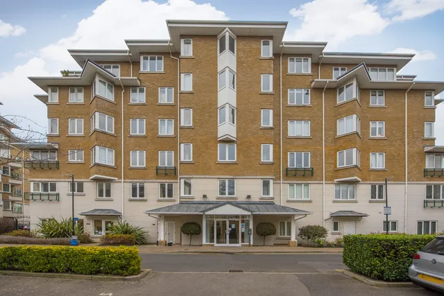 4 Strand Drive, Richmond, TW9