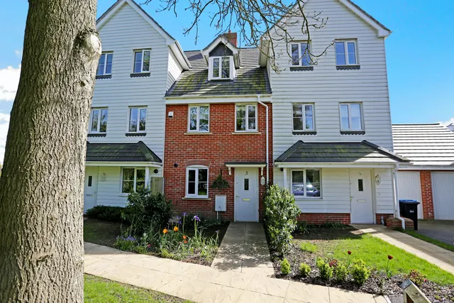 Cedar Avenue, Cuckfield, RH16