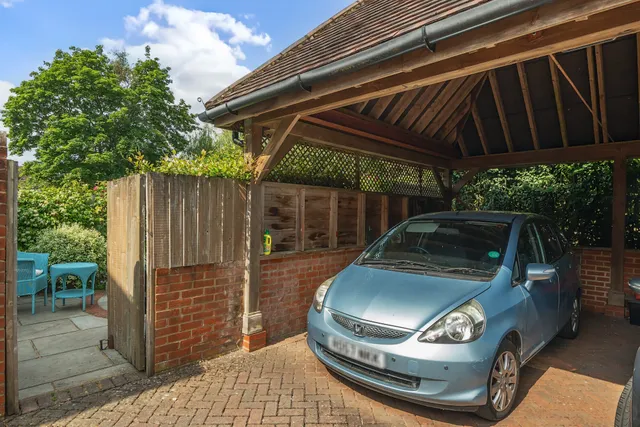 Grayswood Road, Haslemere, GU27