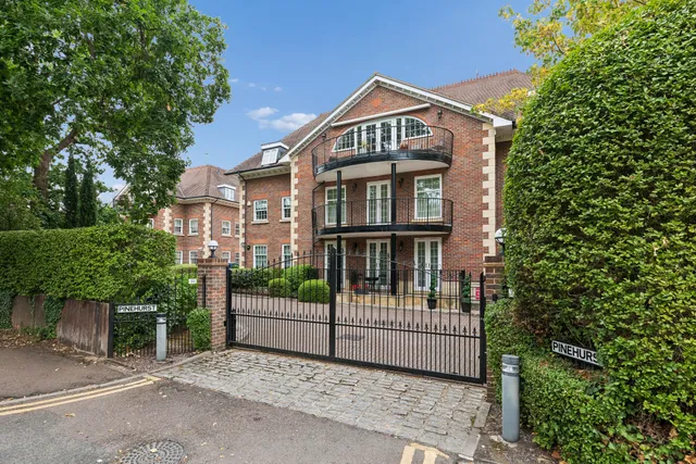 Uxbridge Road, Stanmore, HA7
