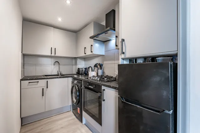 Elgin Avenue, London, W9