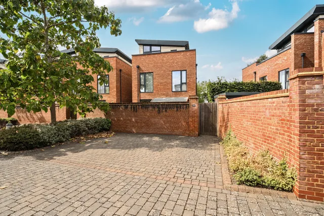 Teeton Mill Place, Newbury, RG14