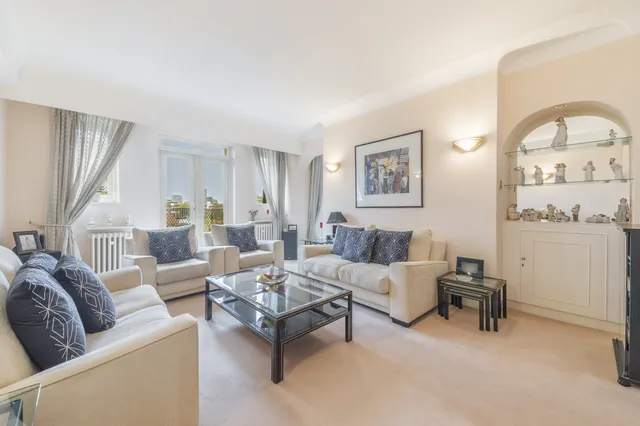Hall Road, London, NW8