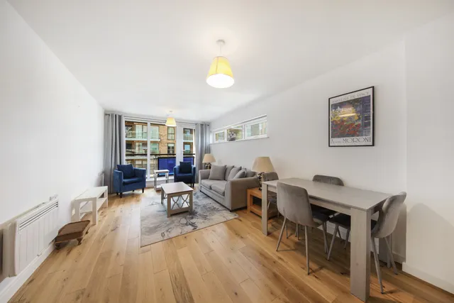 Tarves Way, London, SE10