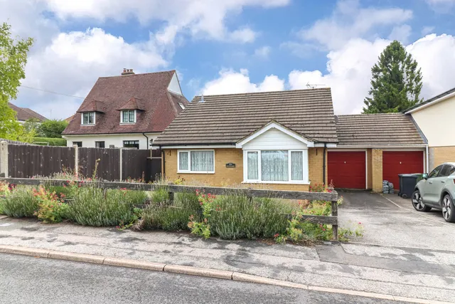 Windward Manor Road, Tring HP23 5DA