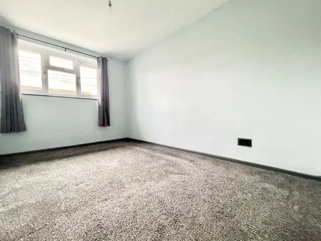 239 Gunville Road, Newport PO30 5LU
